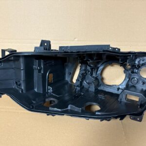 12-15 3 SERİSİ F30 FAR KASASI SOL - L