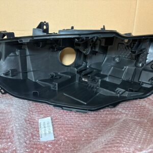 BMW 2017 - 2020 F32 LCİ FAR KASASI SAĞ -R